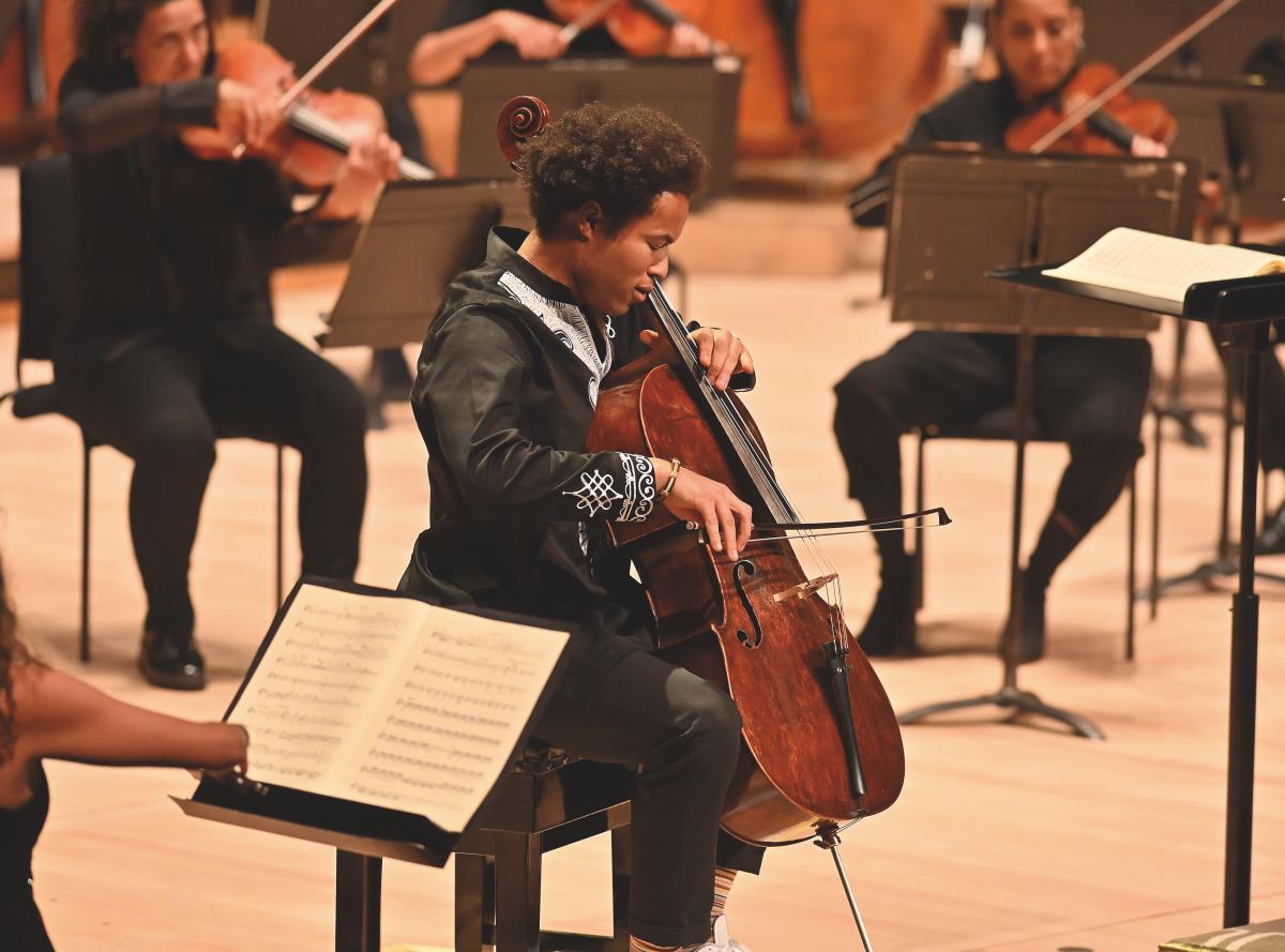 Sheku Kanneh- Mason playing with Chineke!