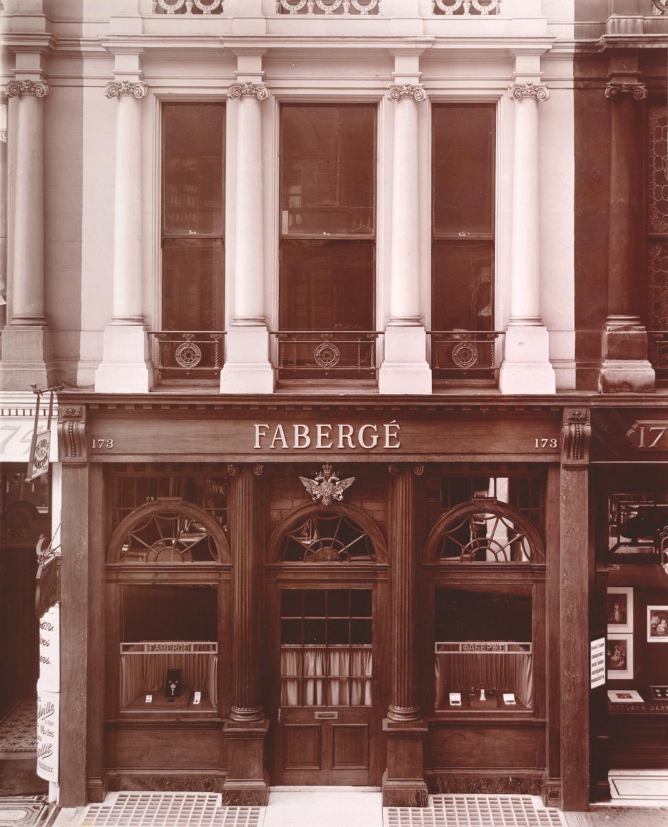 Fabergé's premises at 173 New Bond Street in 1911. Image Courtesy of The Fersman Mineralogical Museum, Moscow and Wartski, London