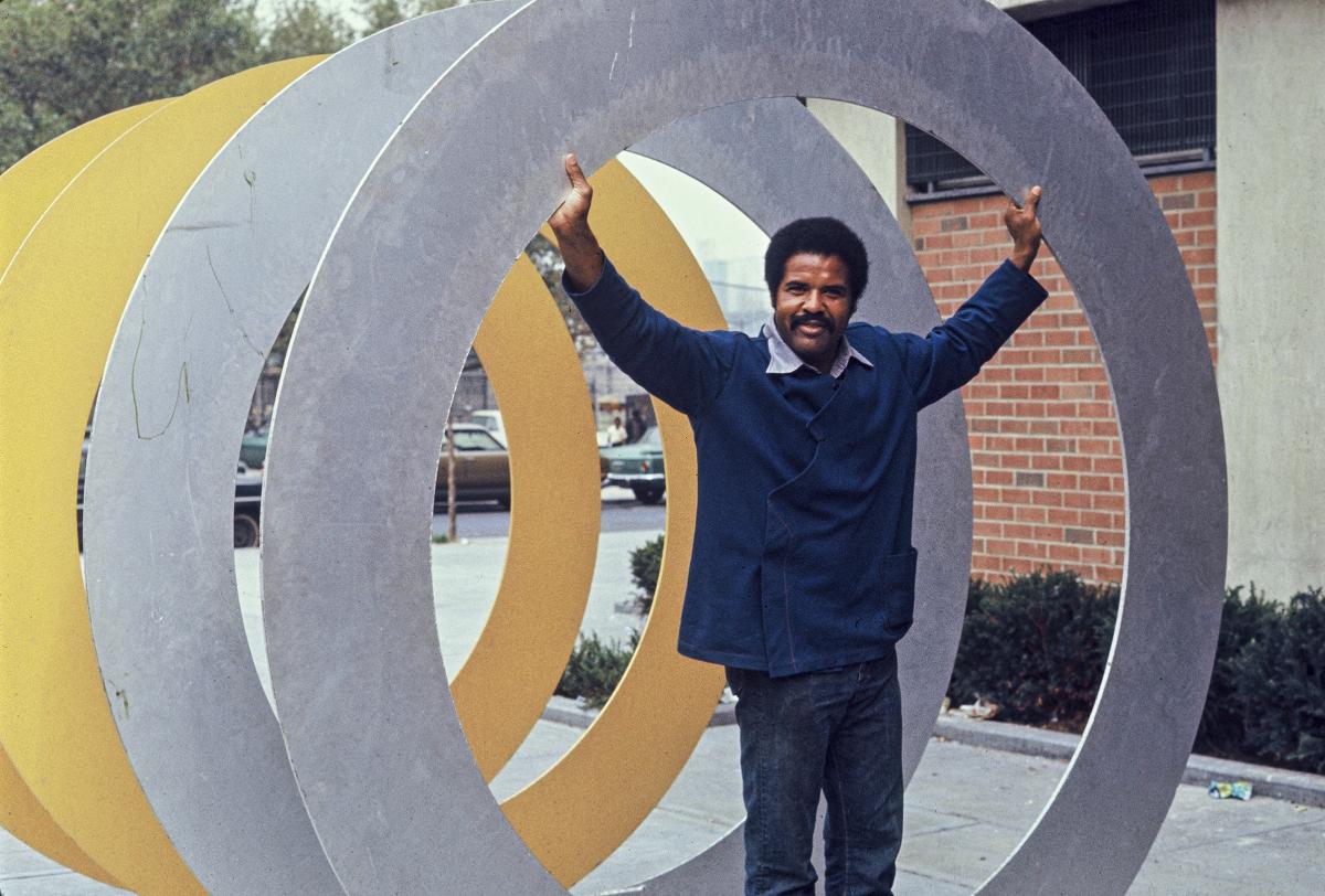 Melvin Edwards with his sculpture, Double Circles, 1970. Photo: Courtesy the artist/Alexander Gray Associates, New York and Stephen Friedman Gallery, London